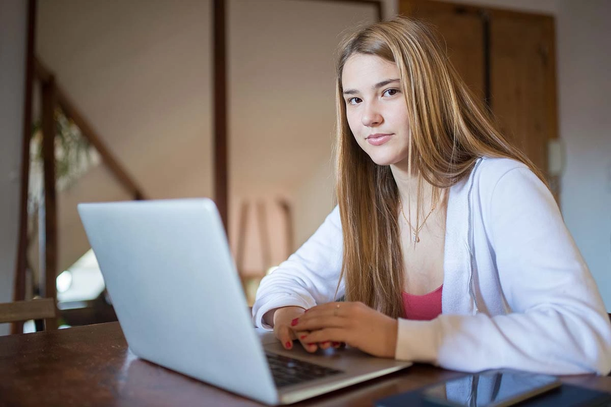 A Spanish lesson taught live online